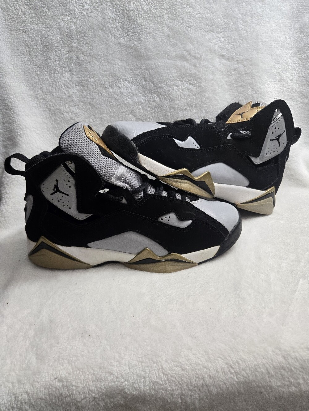 Jordan True Flight BG Black Gold Size 6Y 343795-032